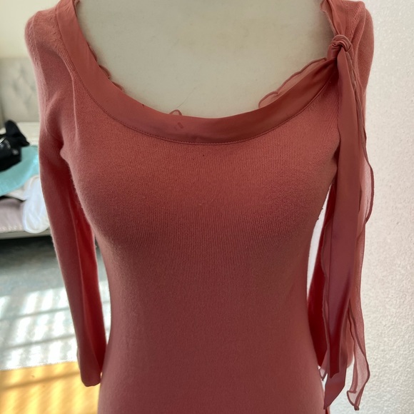 Banana Republic lightweight coral sweater with stain ribbon - Picture 2 of 13